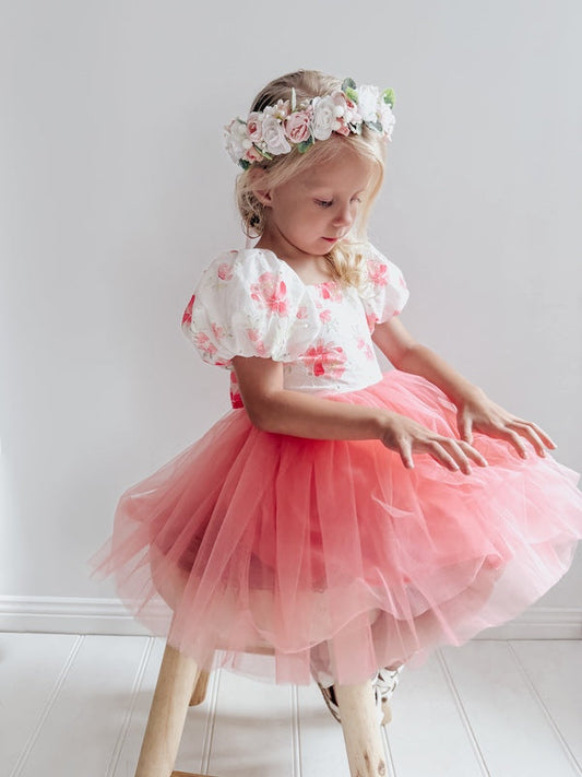 Mädchenkleid mit Blüten-Puffärmeln